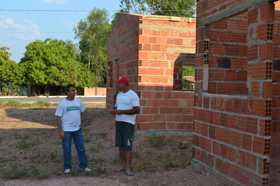 Defensoria Pública cobra conclusão de obras de casas populares em Dueré