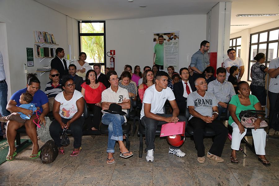 Assistindos, Servidores e Membros durante abertura das Correições