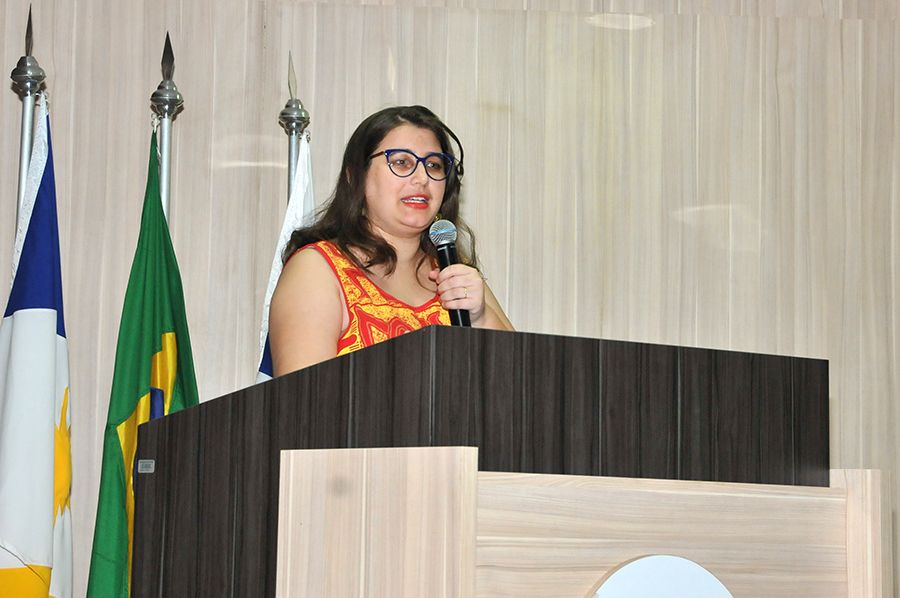 Bruna Irineu falando sobre “Homoparentalidade/ Família e Direito à Diversidade Sexual e Gêneros”