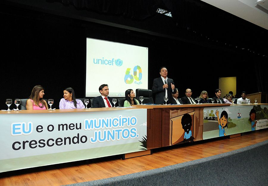 Vice-governador João Oliveira durante pronunciamento