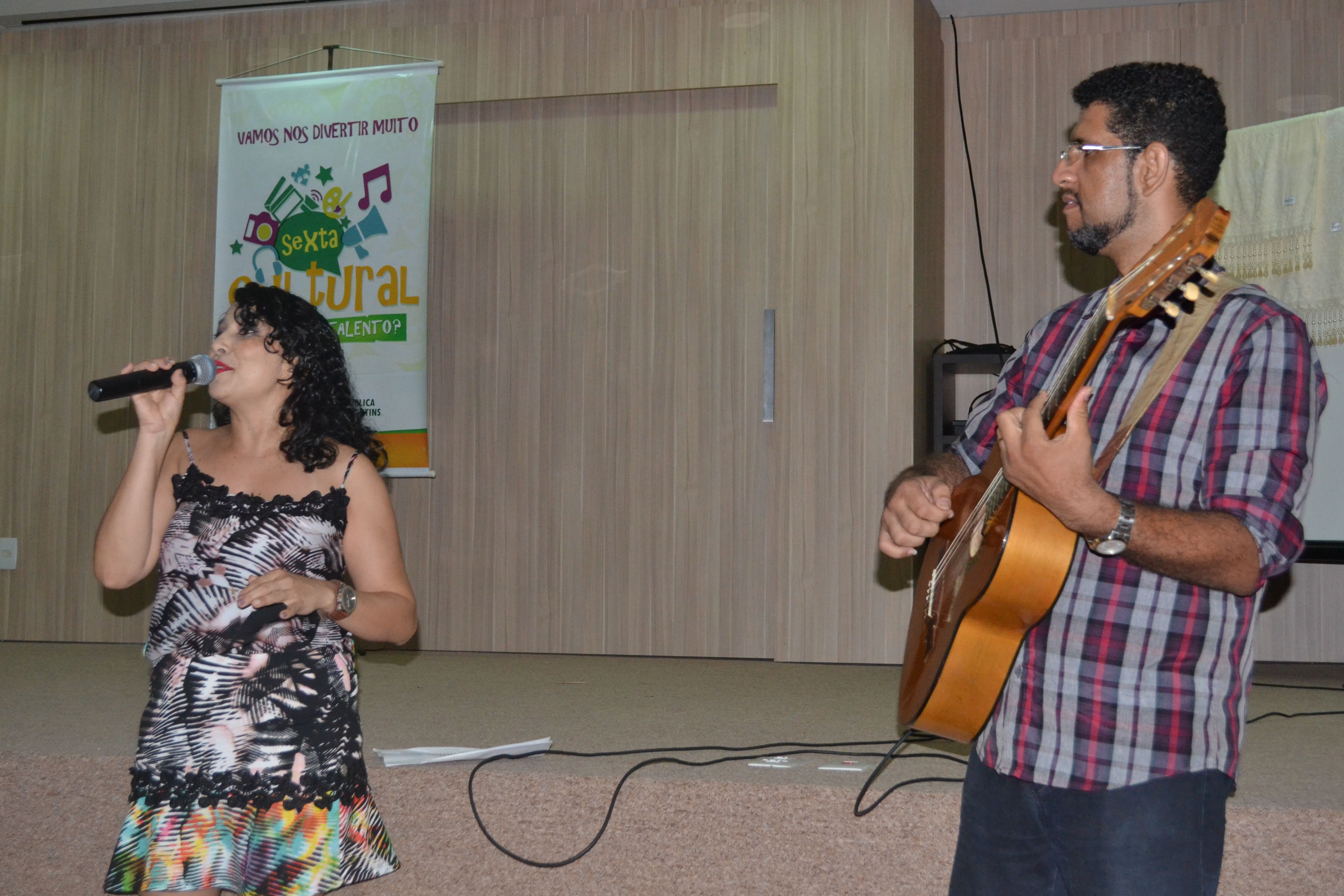 Dulce cantou cantou a música gospel "Apaixonado"