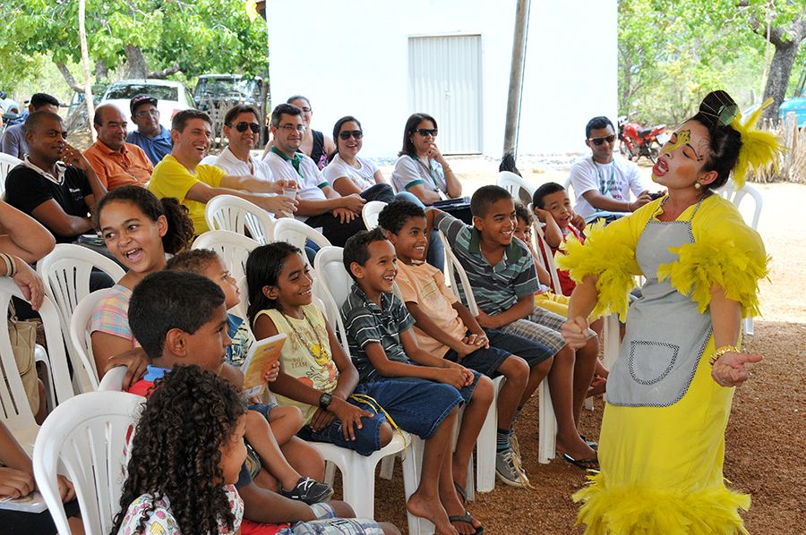 Apresentação do grupo de teatro Os Saltimbancos