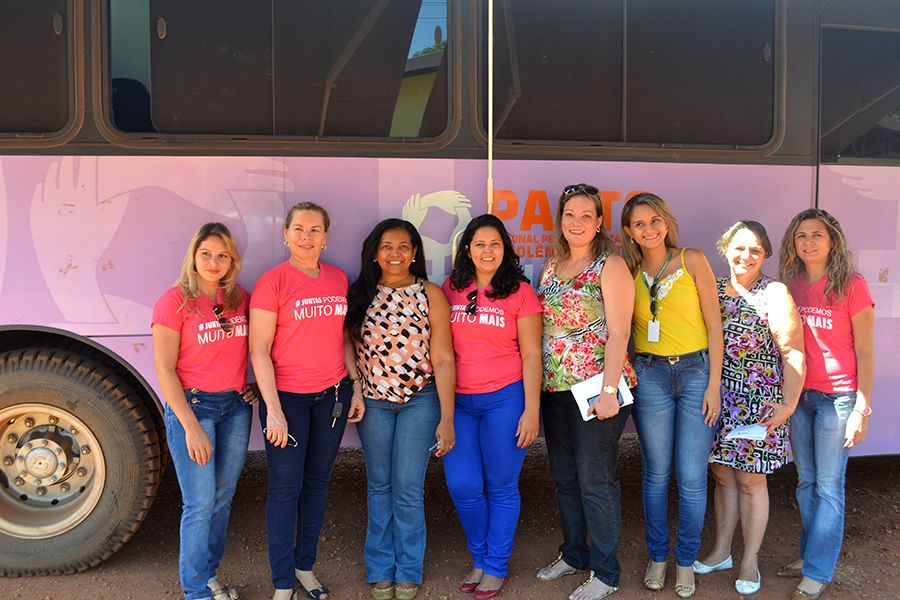 Unidade Móvel durante atentimento, Mulheres na zona rural