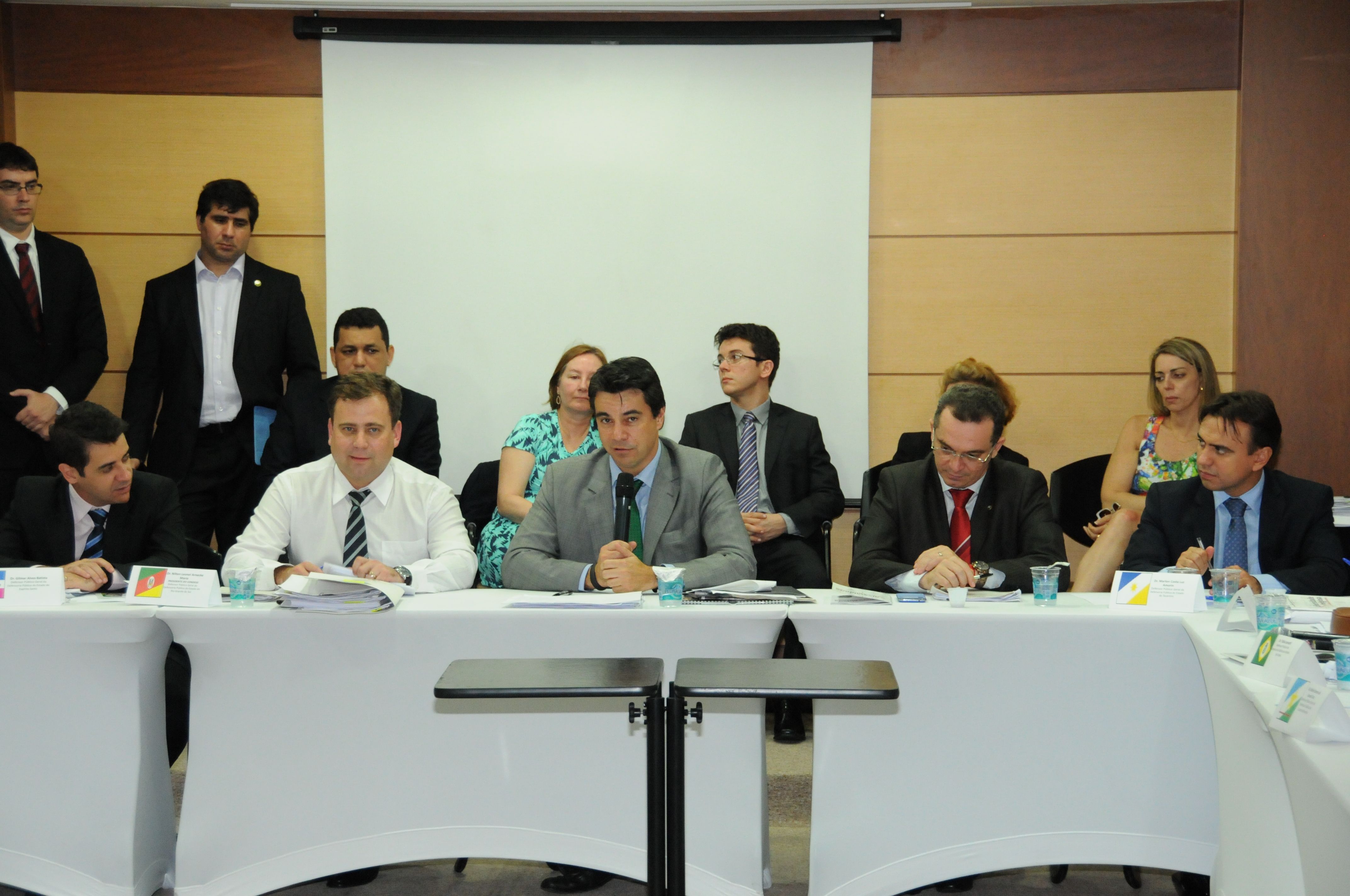 Defensor píblico geral do Espírito Santo, Gilmar Alves Batista, presidente do CONDEGE, Nilton Leonel Arnecke Maria, secretário de Reforma do Judiciário, Flávio Caetano, defensor público do Pará, Luis Portela e o  defensor público geral, Marlon Amorim