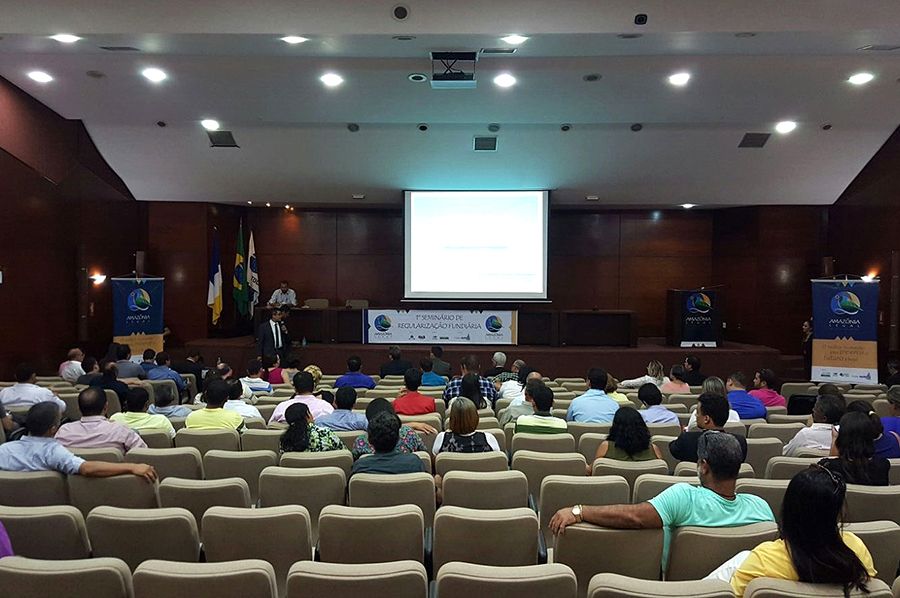 Defensor público e coordenador do Dpagra, Pedro Alexandre durante palestra
