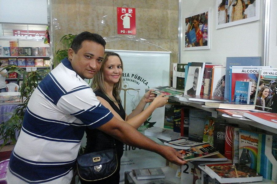 Jornalista Josy Carla e Jonas