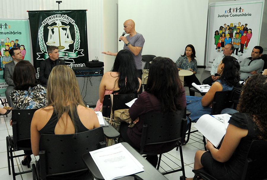 Palestrante Adolfo Braga Neto durante pronunciamento
