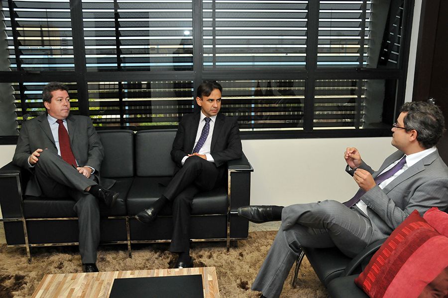 Presidente do Itertins Júlio Cesar, defensor público geral, Marlon Amorim e o defensor e coordenador do DPAgra, Pedro Alexandre