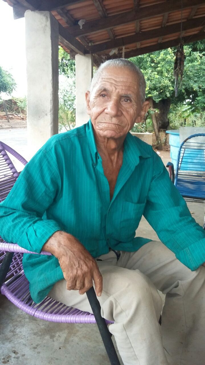 Ele é portador de glaucoma e vítima de um procedimento cirúrgico errado