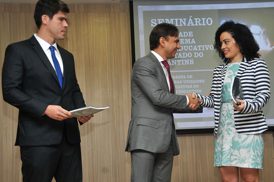 Defensor público e coordenador do Nudeca Elson Stecca, defensor público geral, Marlon Amorim e a secretária Gleidy Braga