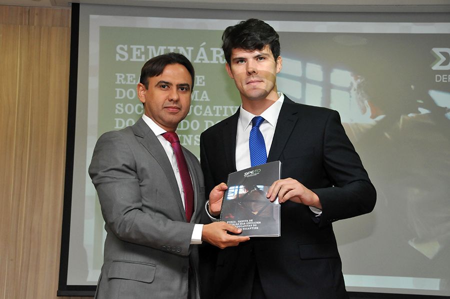 Defensor público geral, Marlon Amorim e o defensor e coordenador do Nudeca Elson Stecca