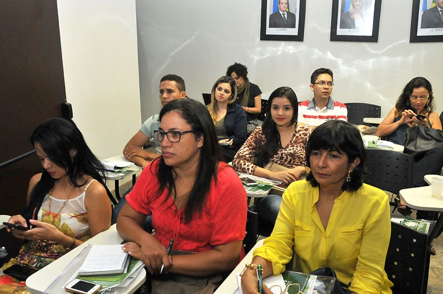 Acadêmicos, Servidores e Membros durante o Seminário