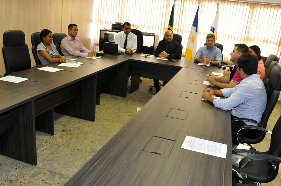 coordenador do NUDECON, defensor público Edivan de Carvalho Miranda durante o  Projeto de Integração