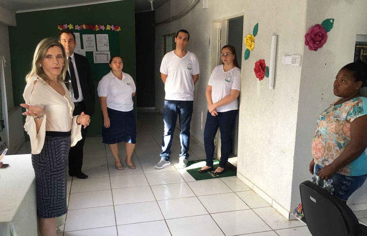 Irisneide Ferreira (E) em Arraias, durante abertura do trabalho das correições