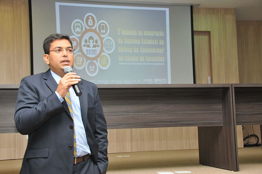 Defensor público e coordenador do Nudecon Fabrício Brito
