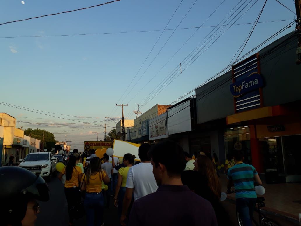 Caminhada pela paz em Colinas