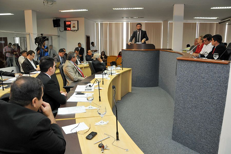 Pronunuciamento do defensor público e coordenador do NUSA, Arthur Luiz Pádua durante audiência pública