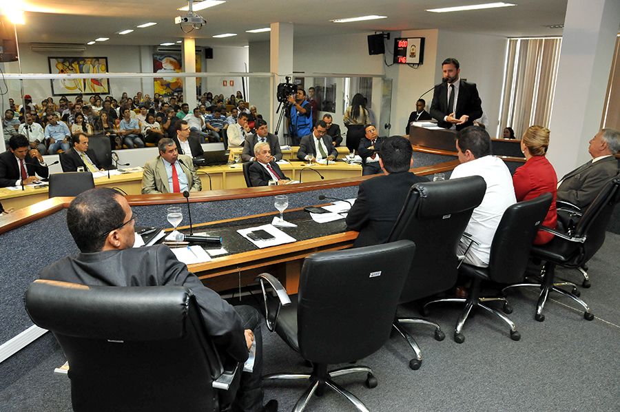 Pronunuciamento do defensor público e coordenador do NUSA, Arthur Luiz Pádua durante audiência pública