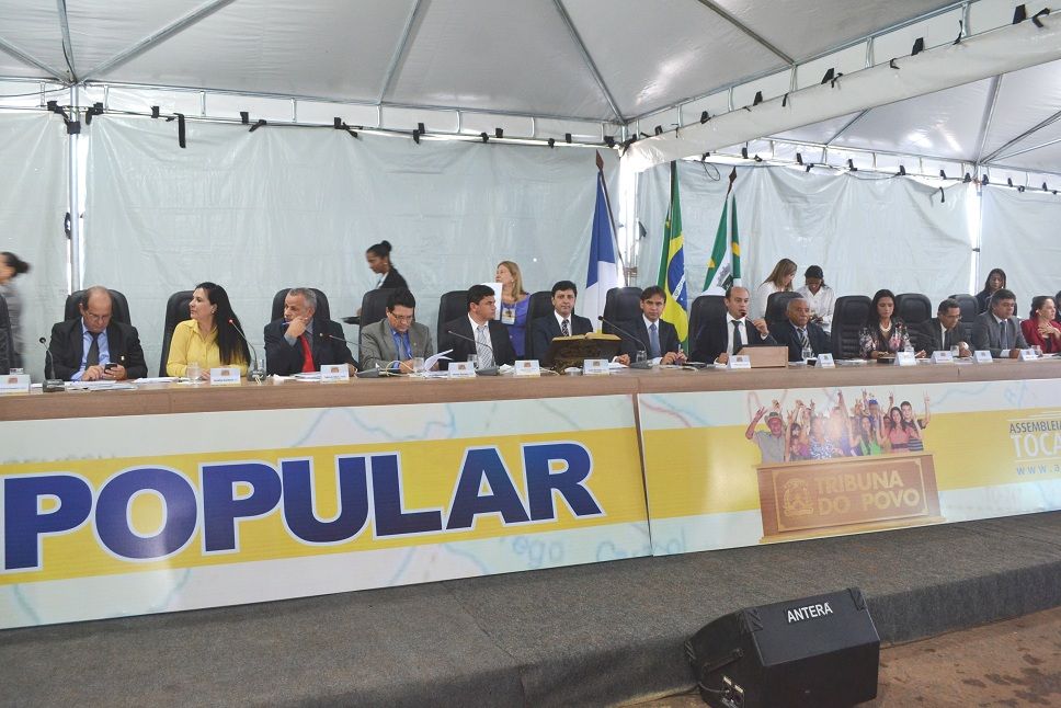 Marlon Amorim compõe mesa diretora da sessão ordinária do primeiro dia do Parlamento Popular.