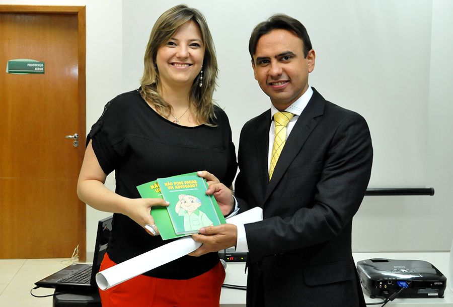 Defensor público geral, Marlon Amorim e a defensora e diretora regional Larissa Pultrini
