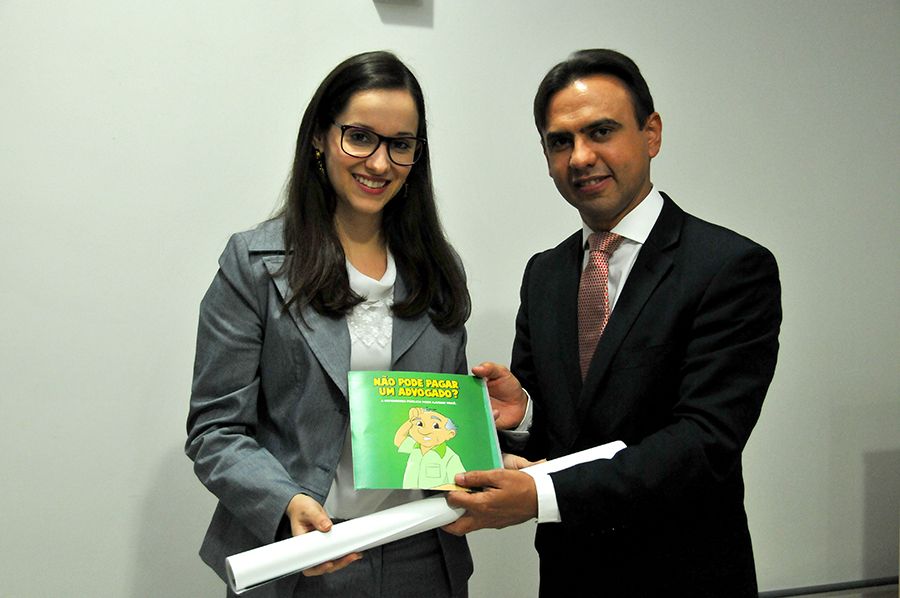 Defensora pública Aline Mendes de Queiroz e o defensor público geral; Marlon Amorim