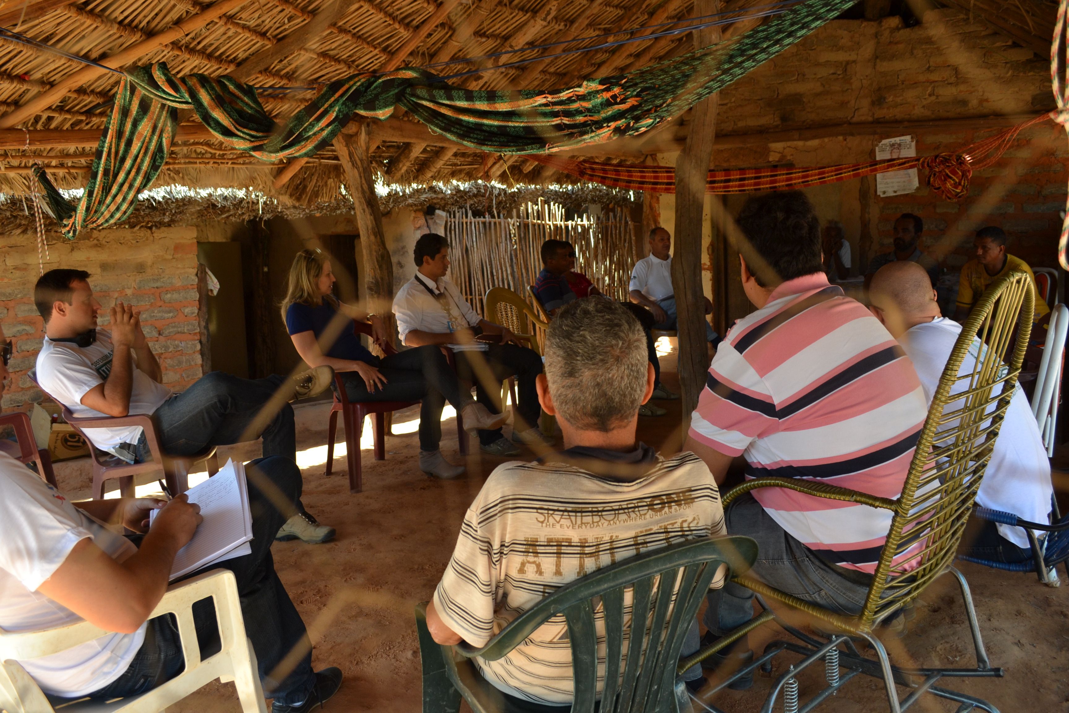 Defensores Públicos conversando com a comunidade