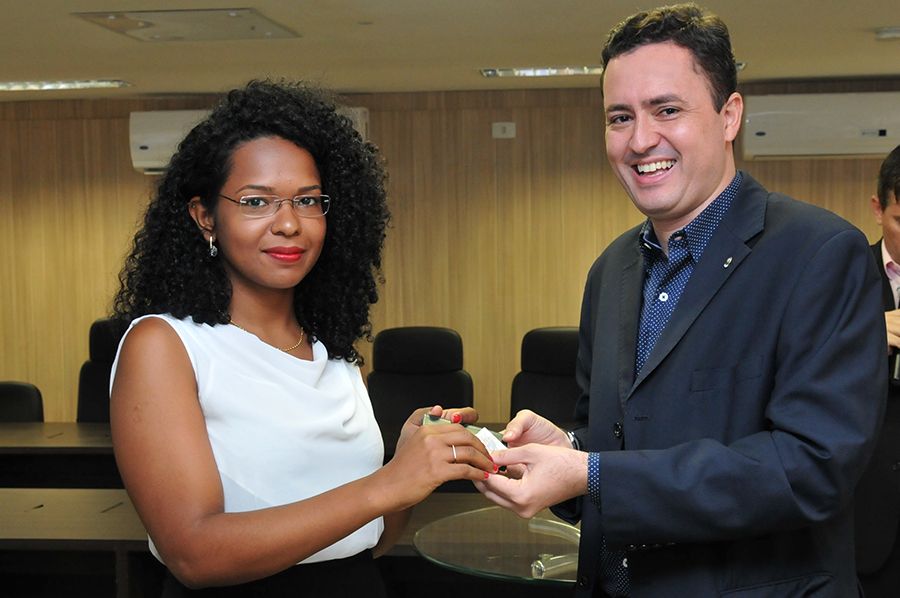 Defensora pública substituta Joice Mayara e o defensor público Murilo da Costa Machado
