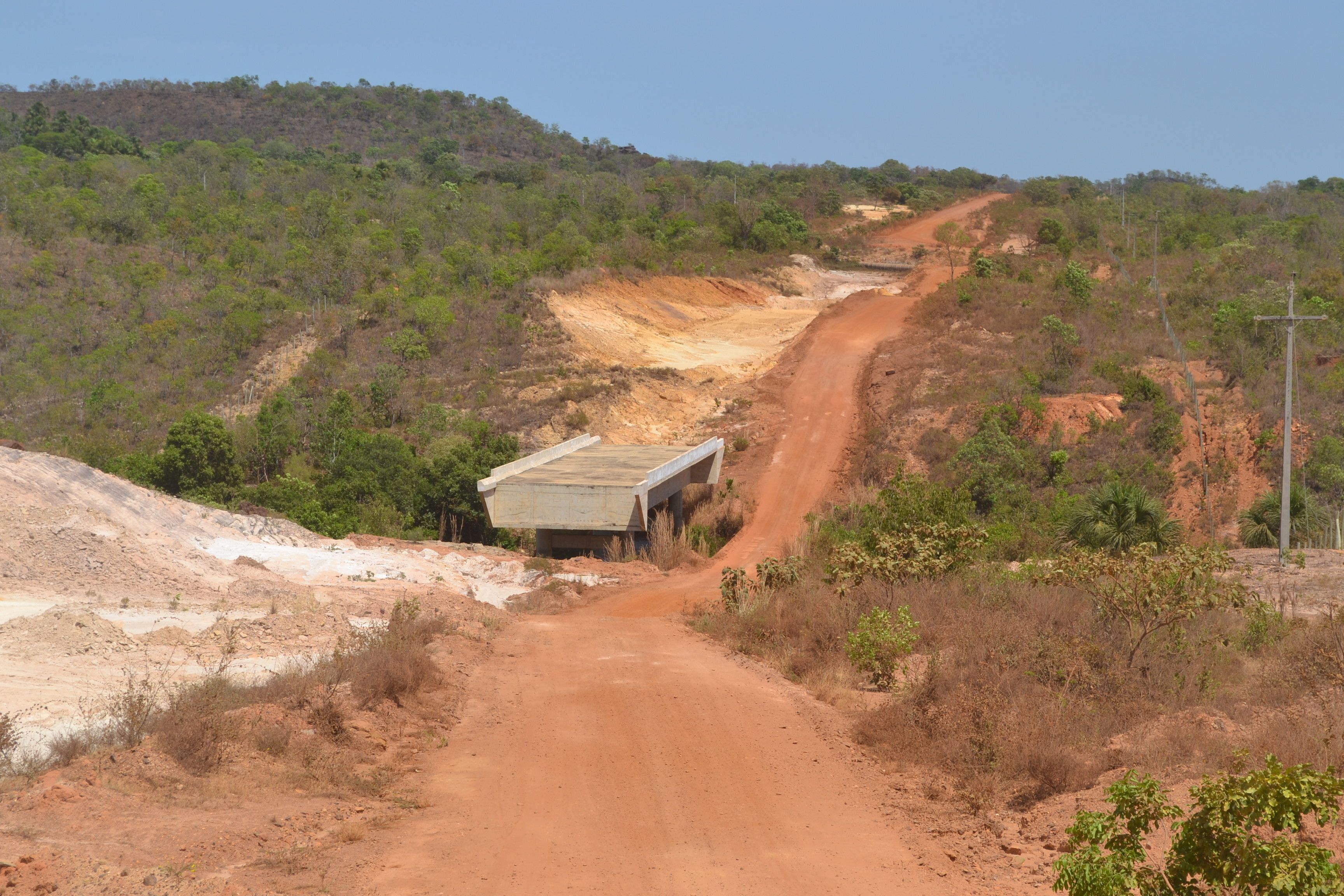 Estrada que liga Novo Acordo a São Félix