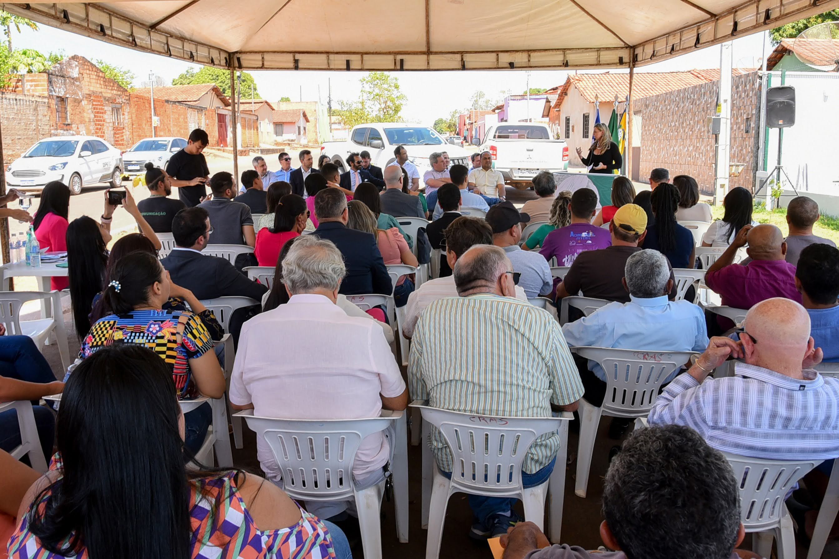 Inauguração foi prestigiada por integrantes da Defensoria, autoridades locais e a população do município