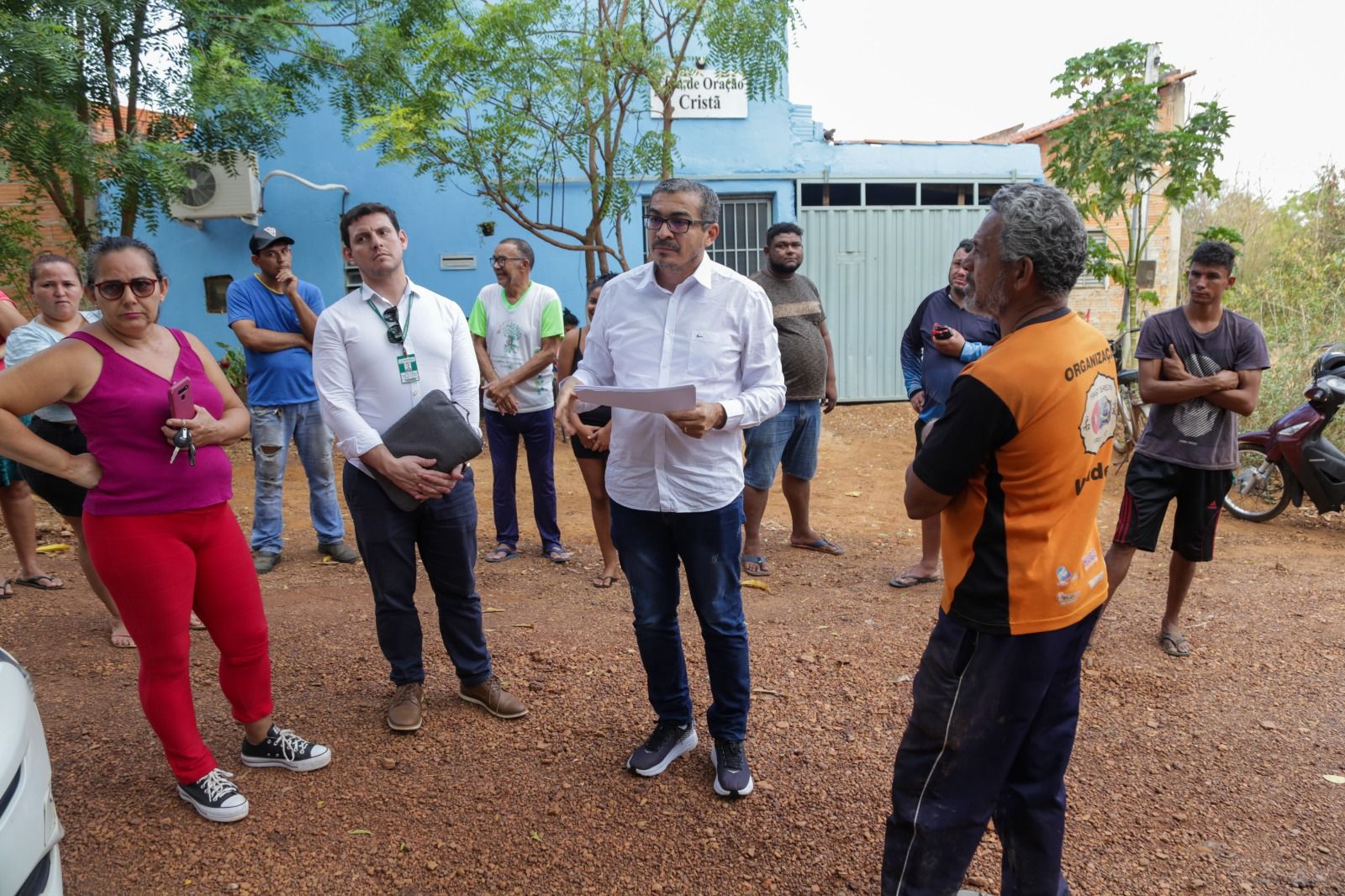 Defensor público foi ao local para passar as informações iniciais às famílias, que serão atendidas, de forma coletiva, na sede da Instituição nesta semana