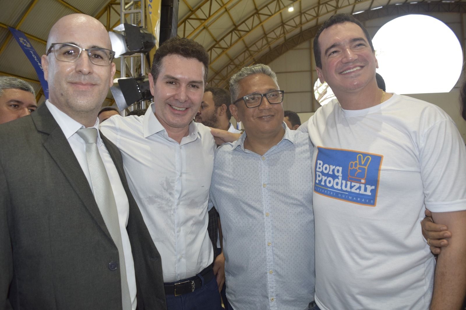 Defensor público Sandro Ferreira (E) ao lado do ministro Jader Filho