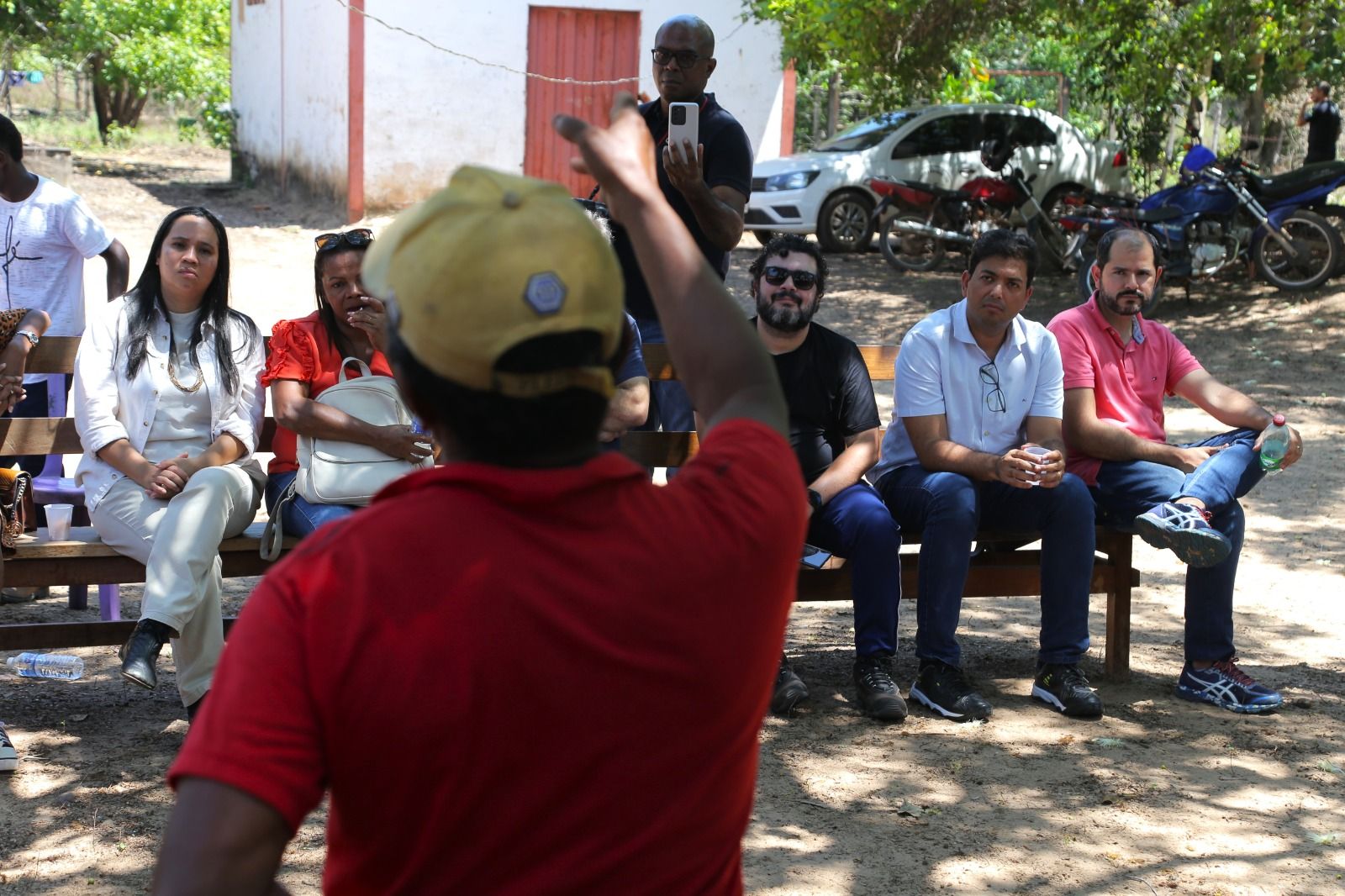 Comunidade foi ouvida por representantes de vários órgãos, entre eles a Defensoria Pública
