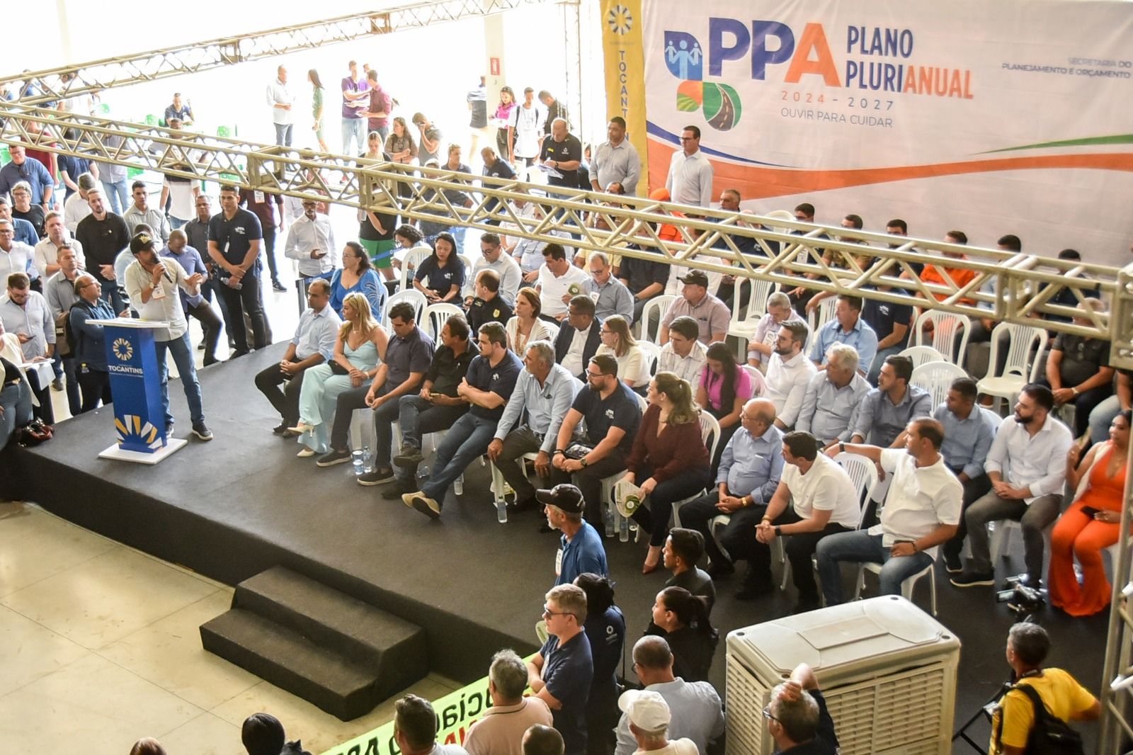 A consulta pública aconteceu no Colégio Militar Senador Antônio Luiz Maya e reuniu gestores, sociedade civil e representantes dos municípios da região de Palmas