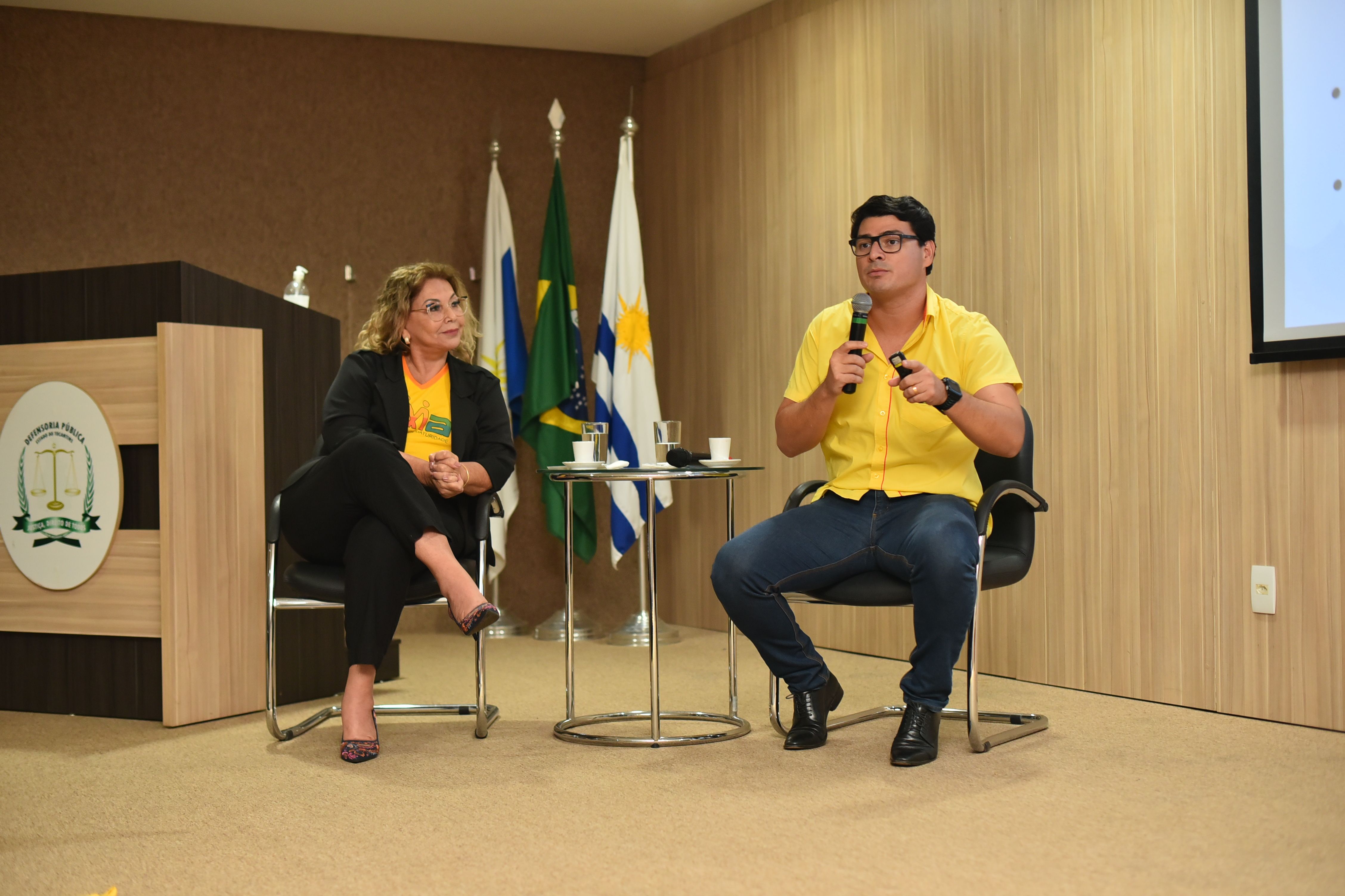 Professor doutor Luiz Sinésio Silva Neto, um dos palestrantes, durante o seminário