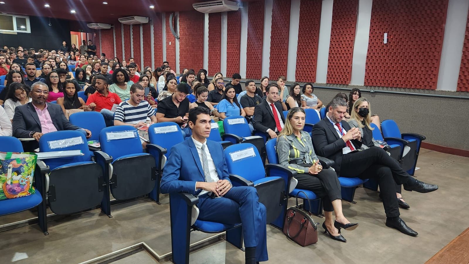 Também esteve presente na palestra a diretora do Núcleo Regional da DPE-TO em Brasília, defensora pública Maria do Carmo Cota