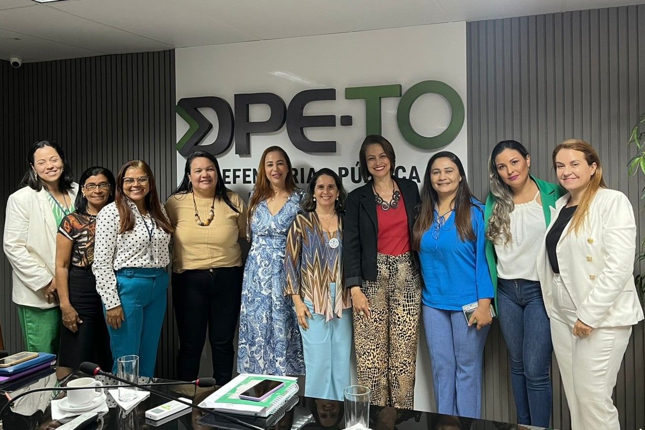 A reunião contou com a presença de representantes da Secretarias Estaduais e Municipais de Saúde e Educação, Ministério Público Estadual.