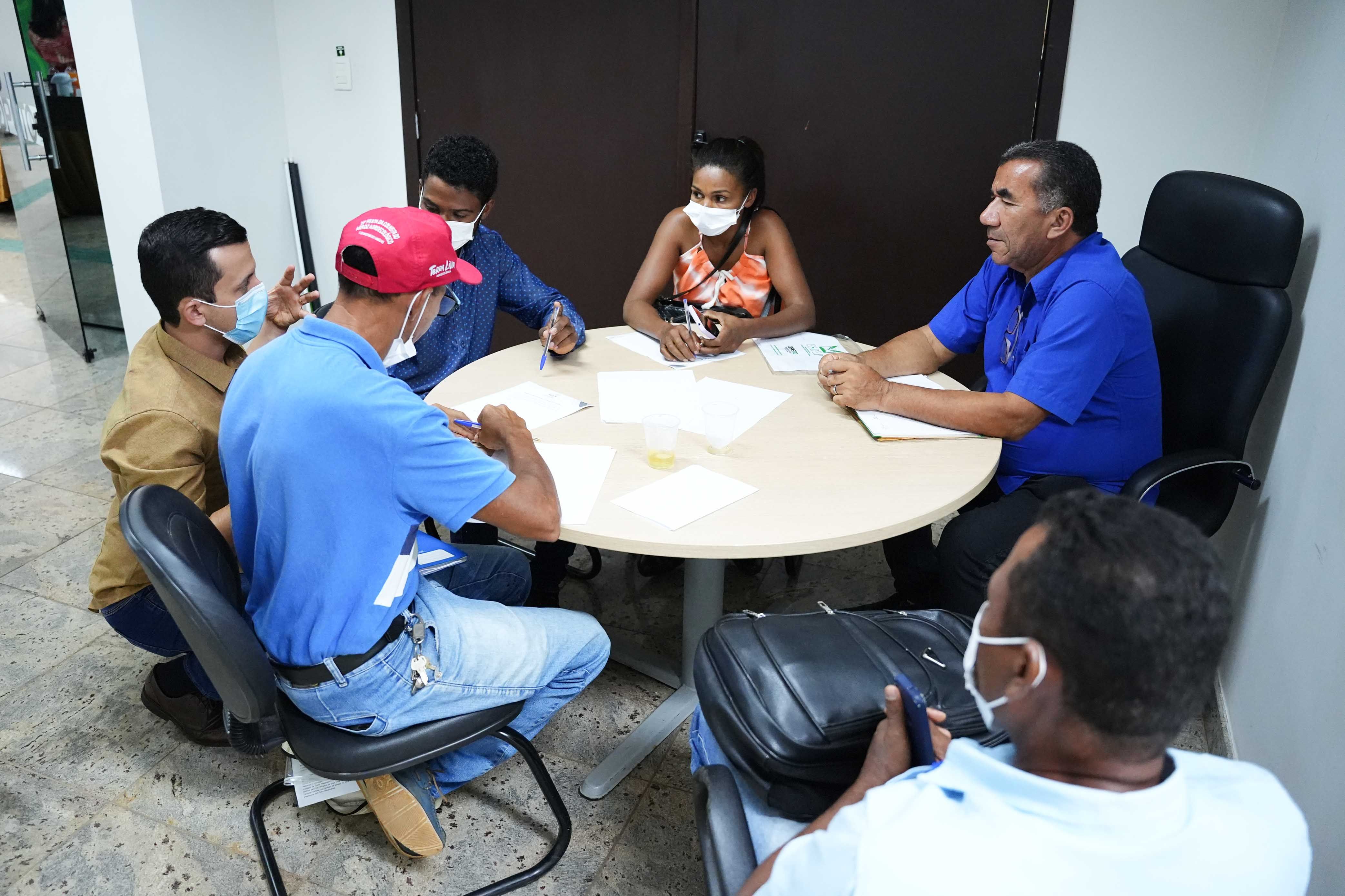 Durante o encontro, as comunidades se reuniram para sugerir e apresentar demandas