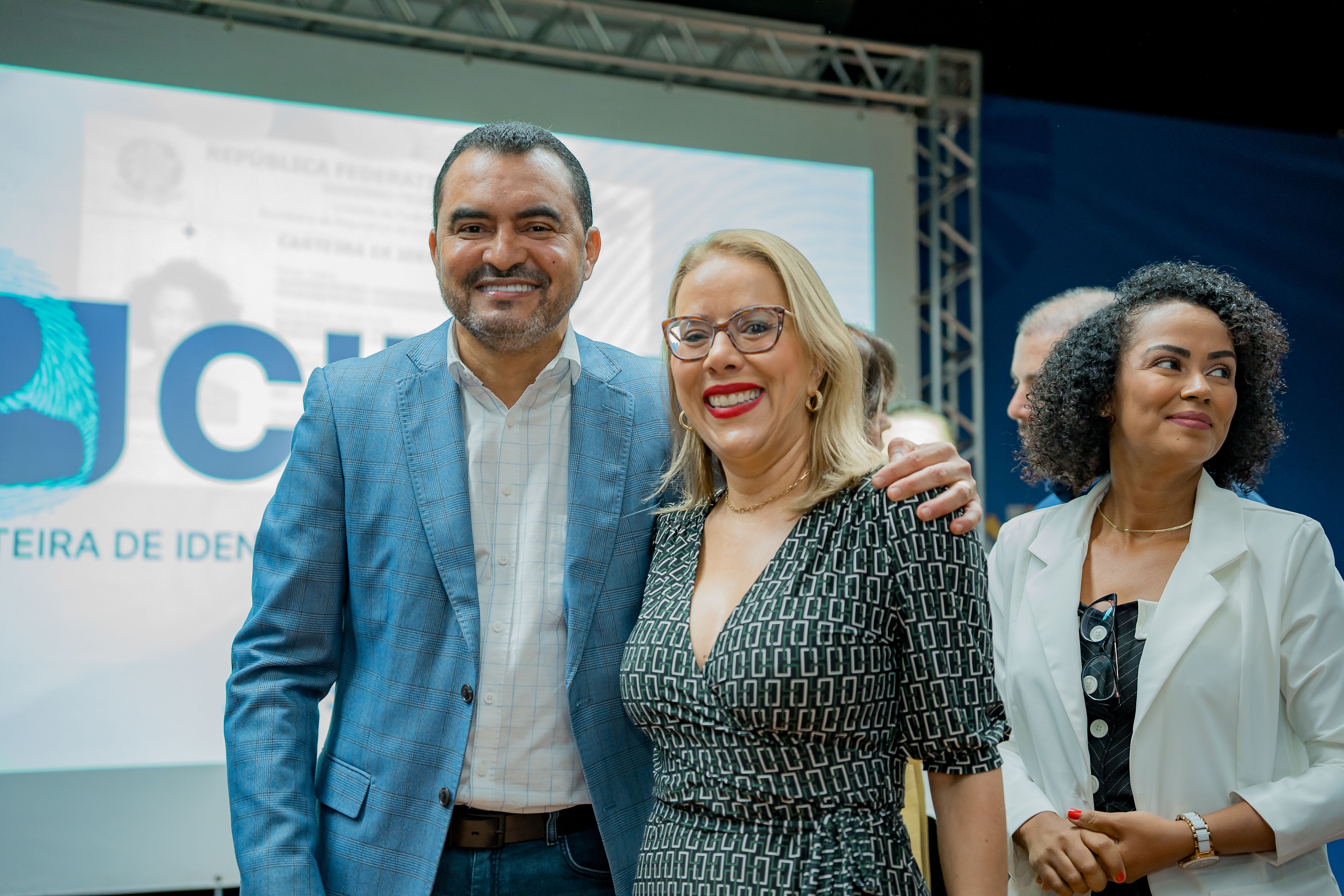 Letícia Amorim com o governador Wanderlei Barbosa
