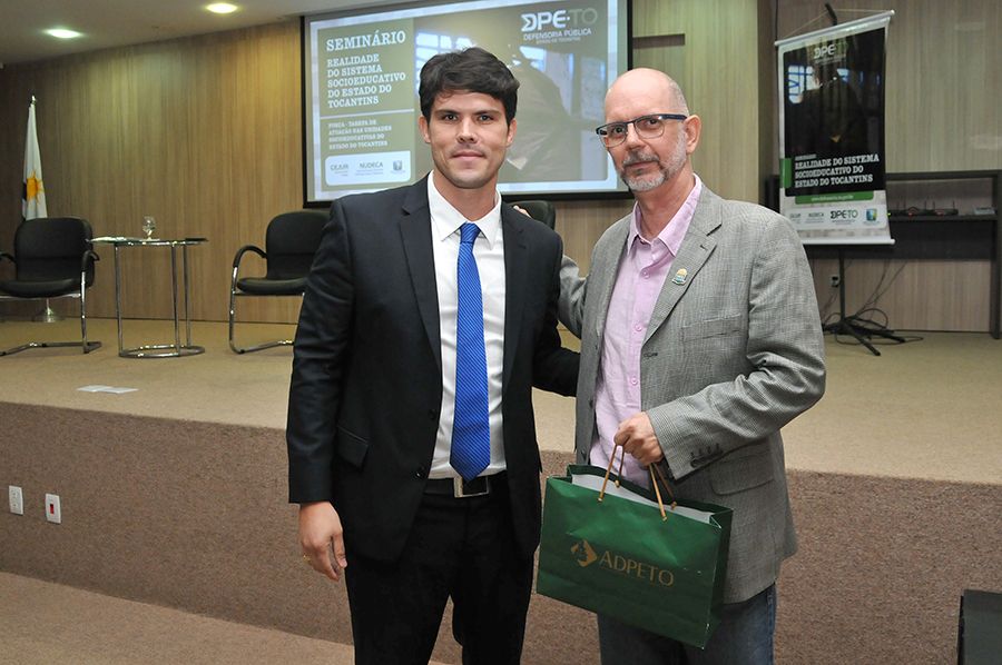 Defensor público Elson Stecca e o professor da UFT Denilson Barbosa de Castro