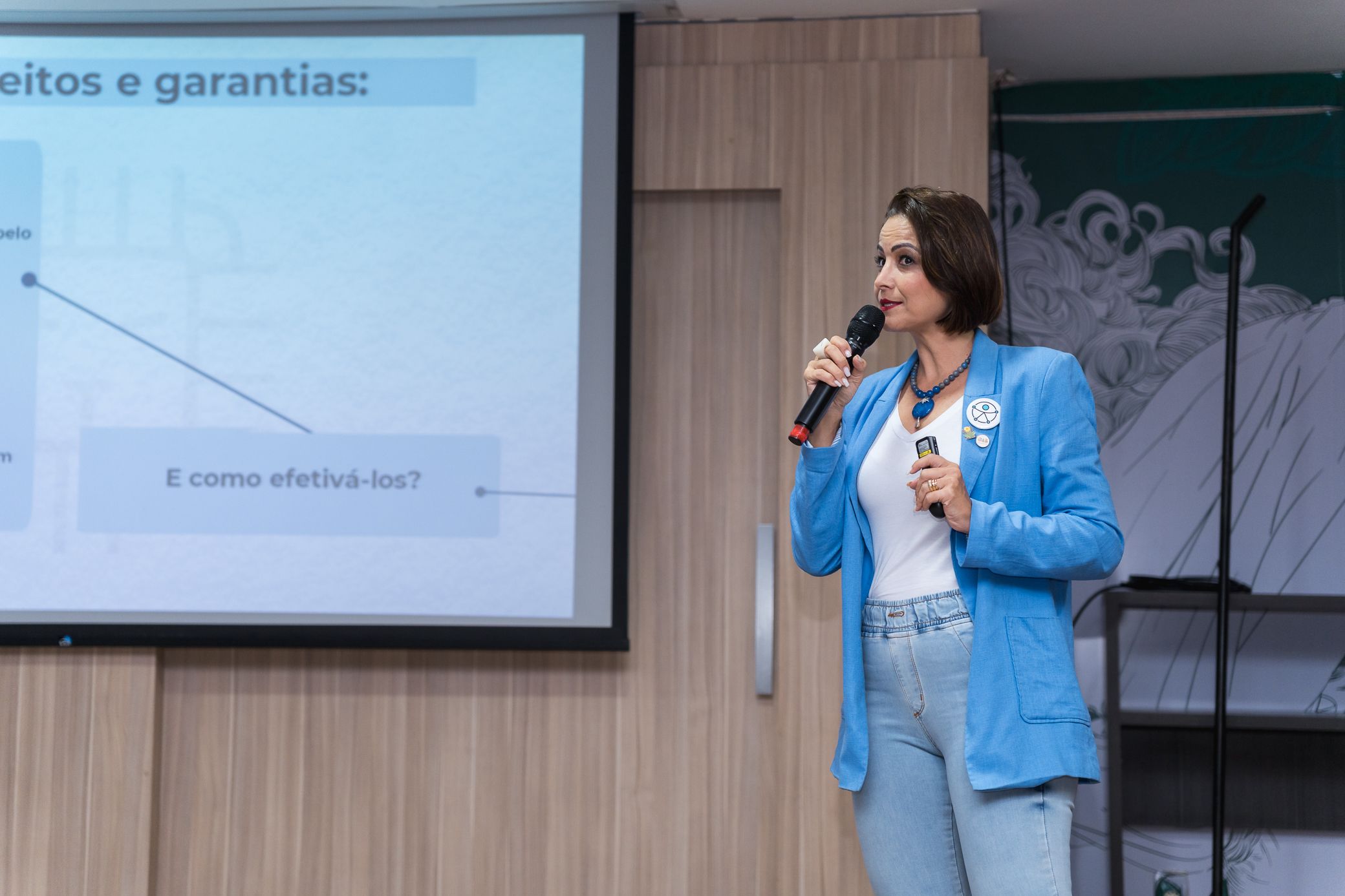 O evento contou com a palestra da advogada Daniela Monticelli sobre os caminhos para a efetivação dos direitos das pessoas com Síndrome de Down