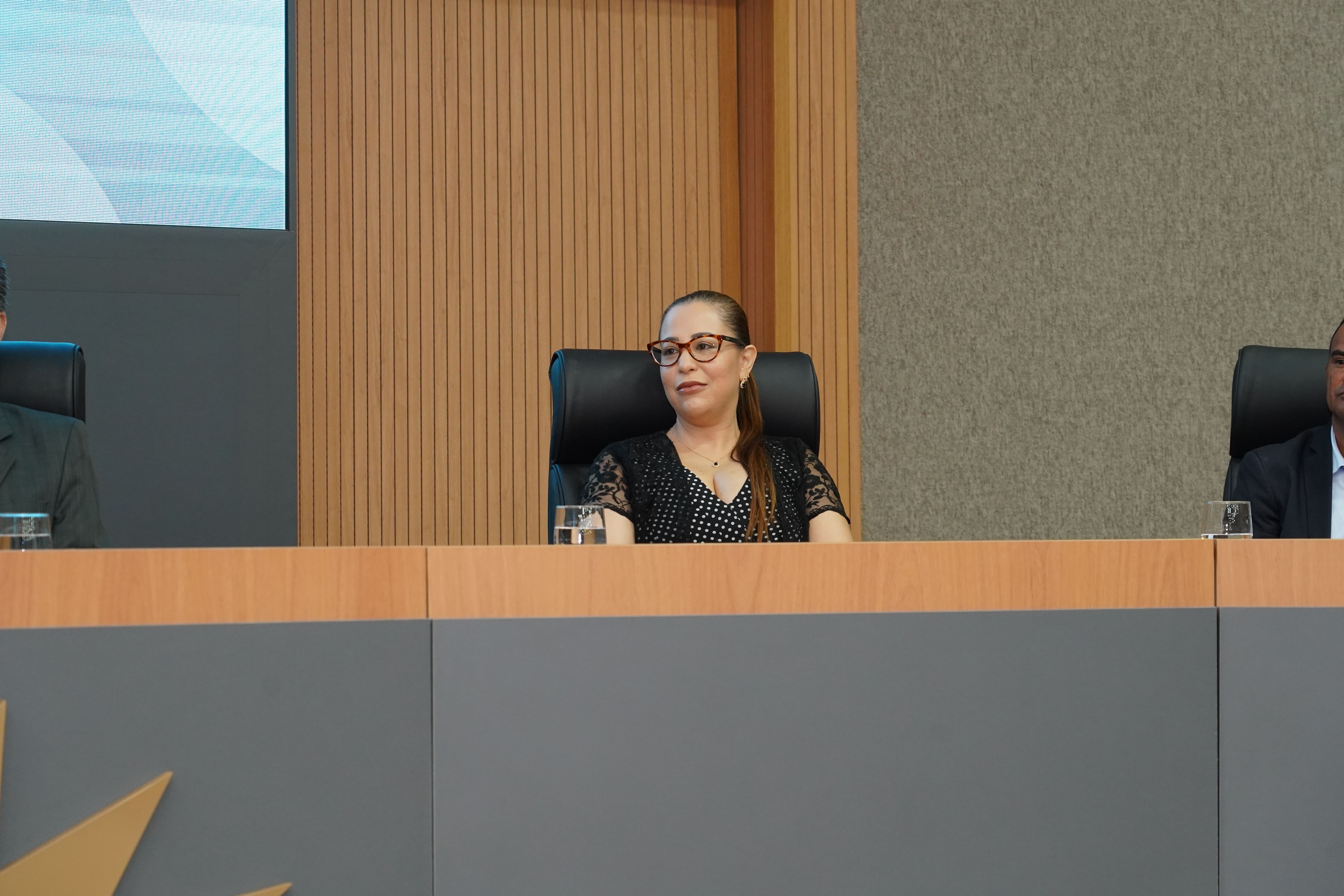 Defensora pública Elisa Maria Queiroz fez parte da mesa de honra durante a abertura do evento