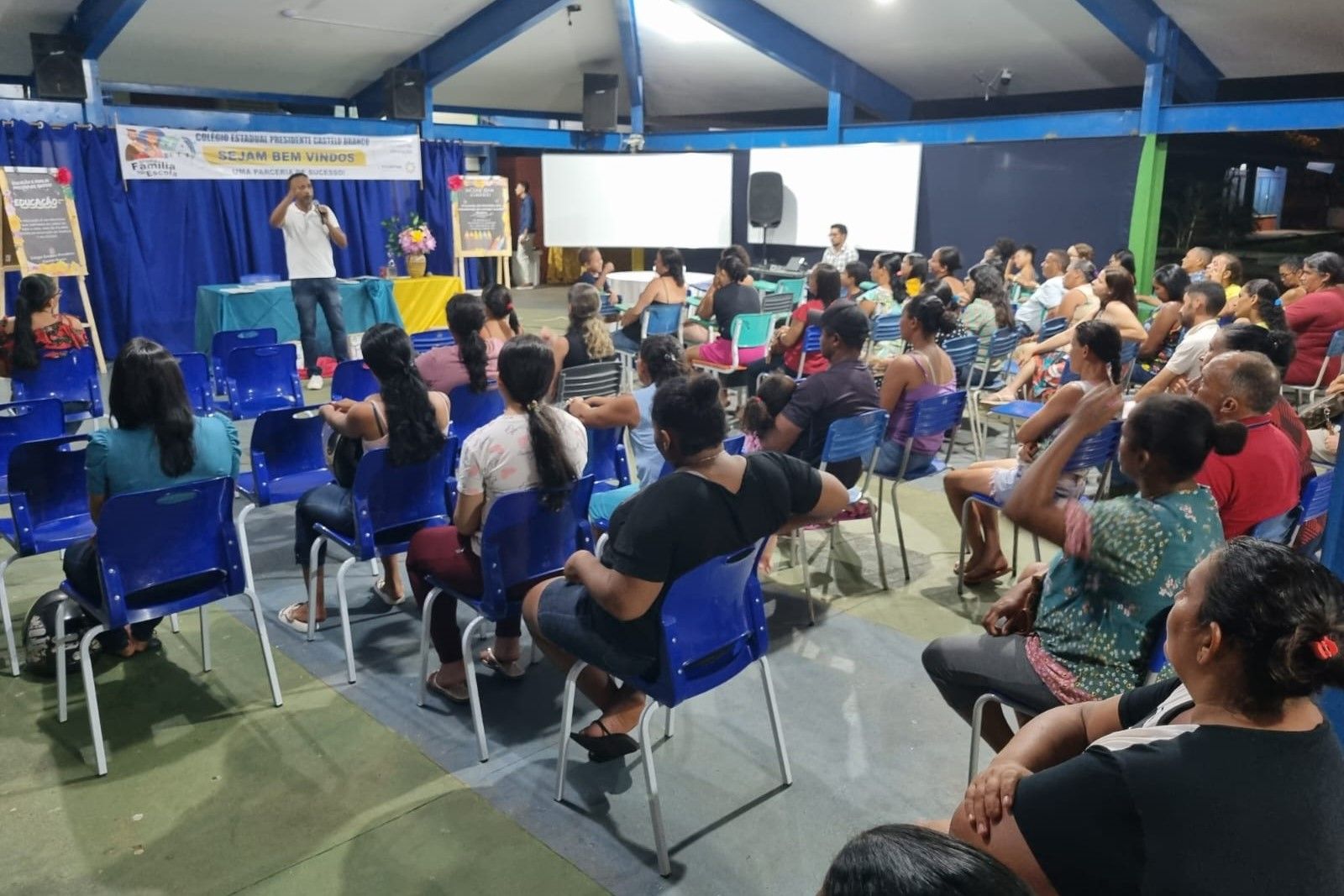 Atividade foi realizada para pais e alunos do Colégio Estadual Presidente Castelo Branco