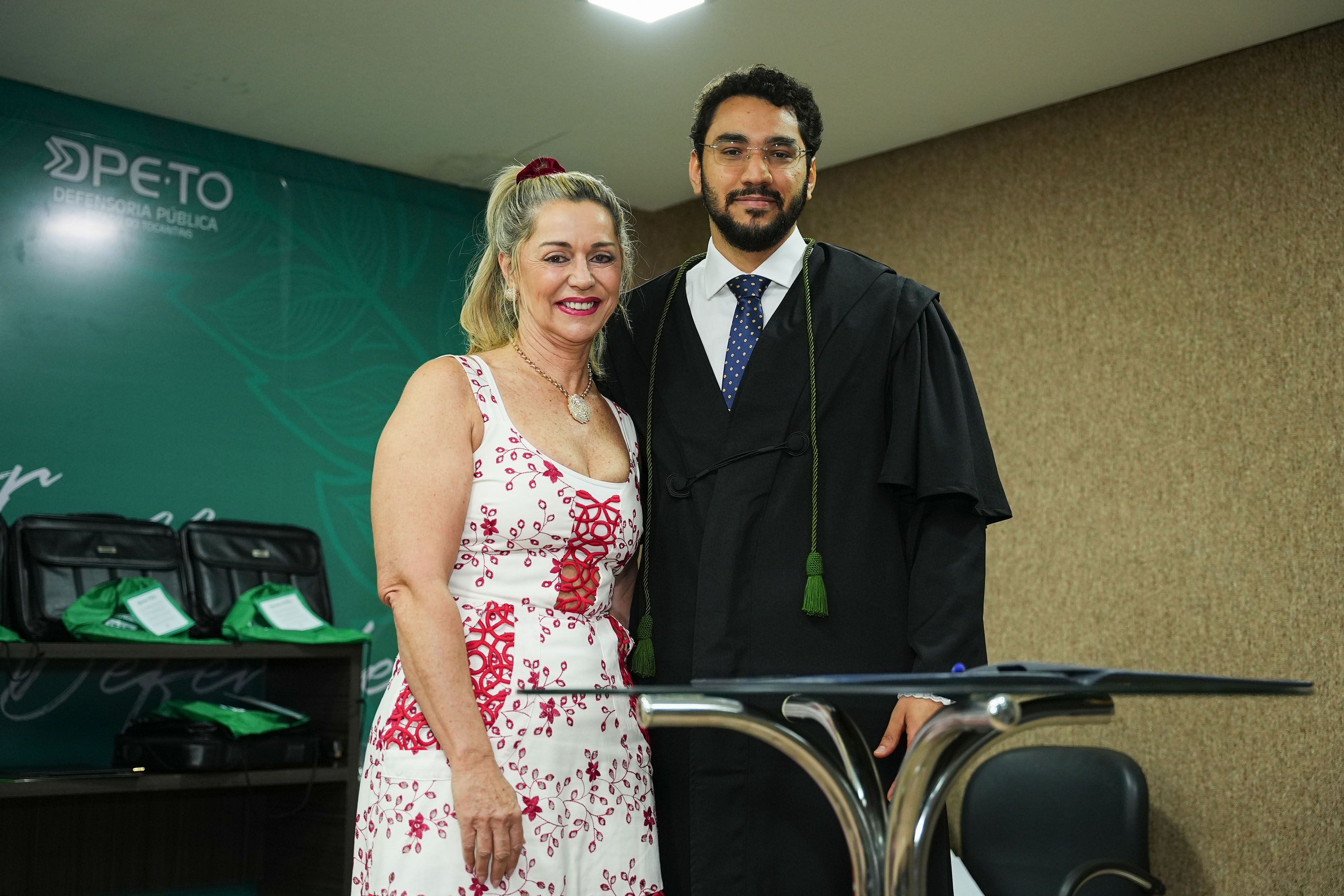Thiannetan Silva durante sua posse com a Defensora Pública-Geral