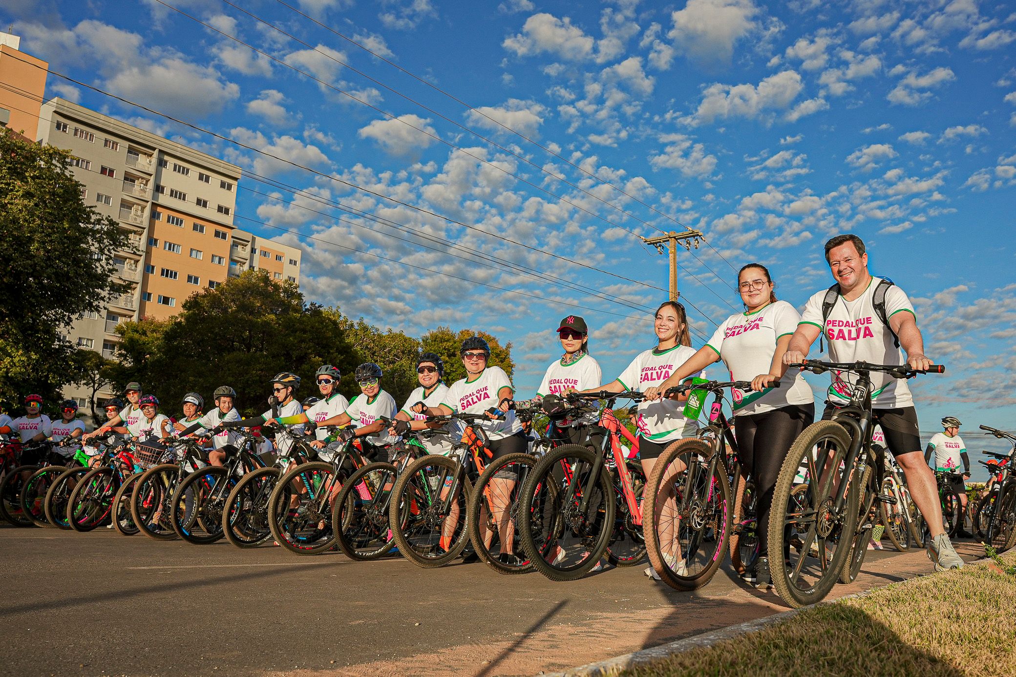 “Pedal que salva” reuniu, neste domingo, 23, em Palmas, cerca de 250 pessoas