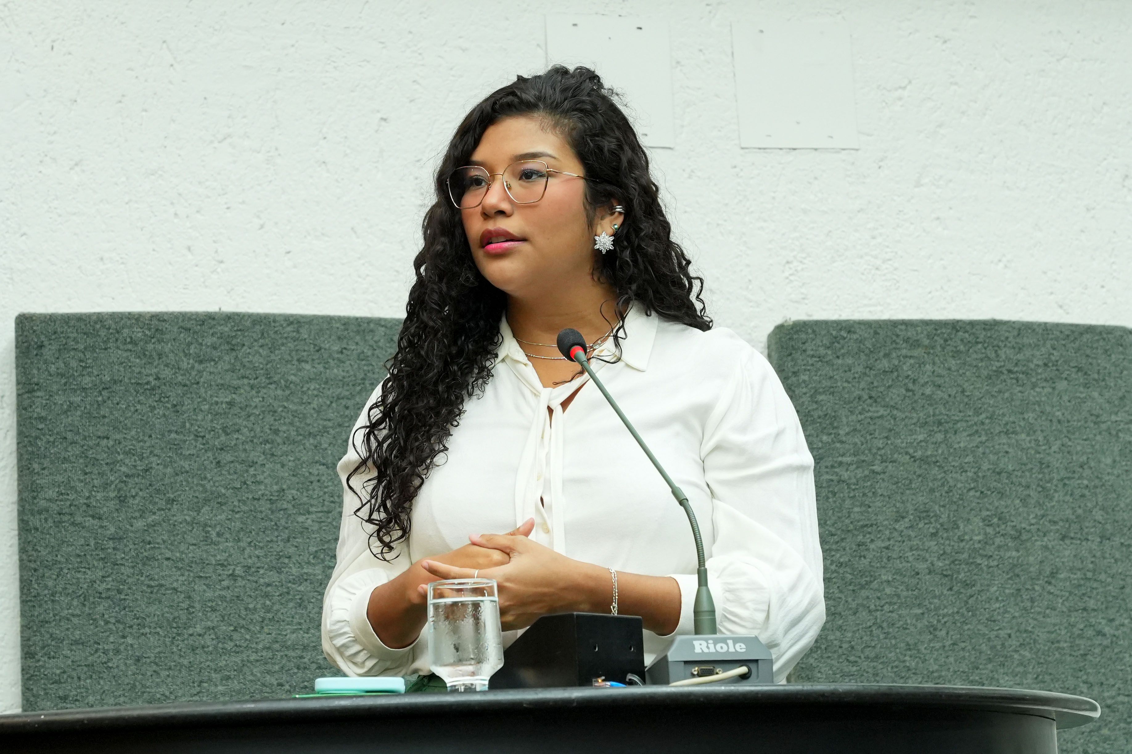 Em sua fala, Nicolle Vilhena frisou a importância do aluguel social para a segurança e sobrevivência de mulheres hipossuficientes