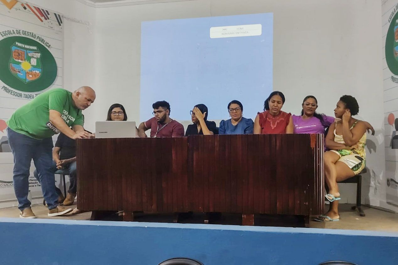 Participantes durante dinâmica proposta pela capacitação