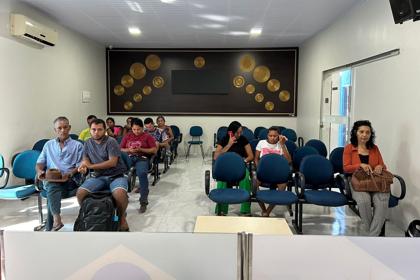 Os atendimentos estão sendo realizados na Câmara Municipal