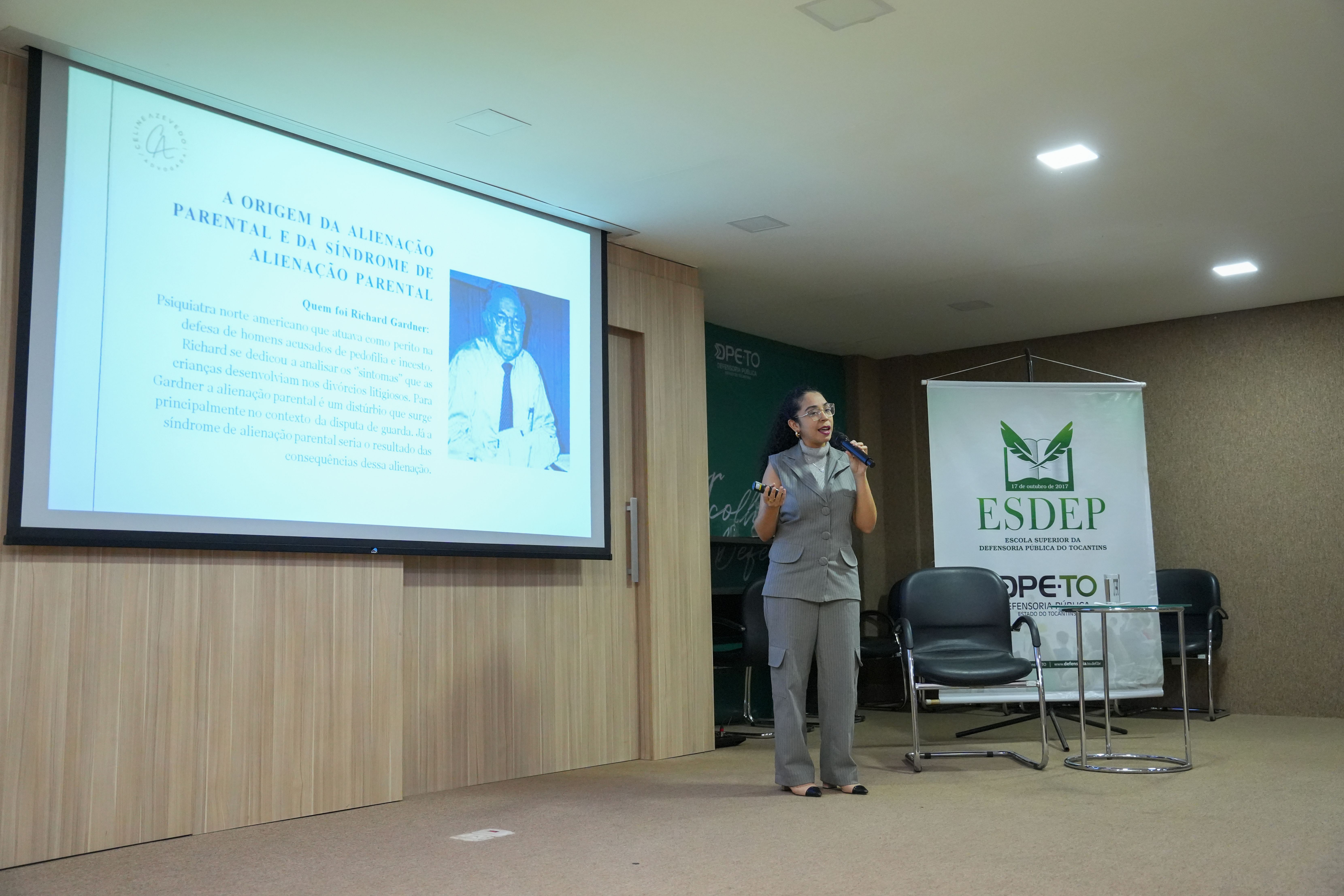 Celine destacou a necessidade de se revogar esta lei, debate este que, segundo ela, tem ganhando bastante força dada a natureza problemática da própria lei