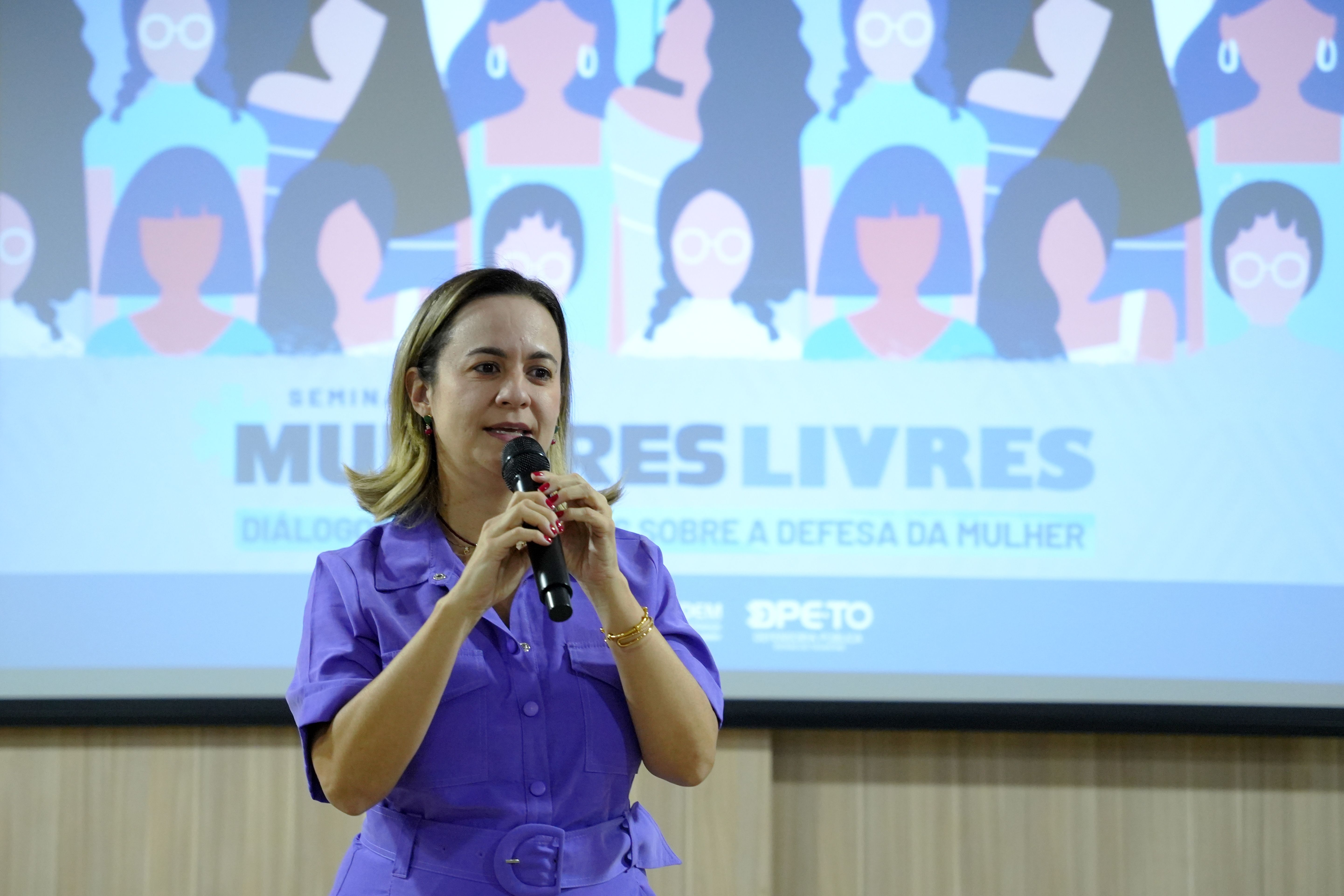 Pollyana Assunção reforça que é missão da Defensoria Pública capacitar o corpo profissional defensorial, a rede de proteção e todas as mulheres sobre direitos