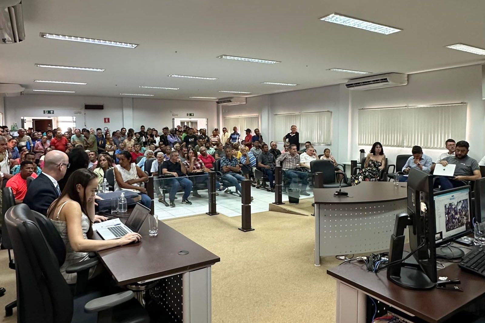 Moradores do assentamento marcaram presença na audiência